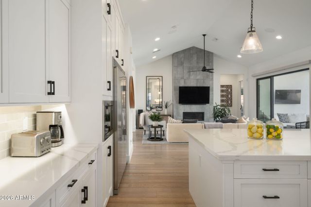 3226 E GLENROSA Avenue, Phoenix, AZ 85018