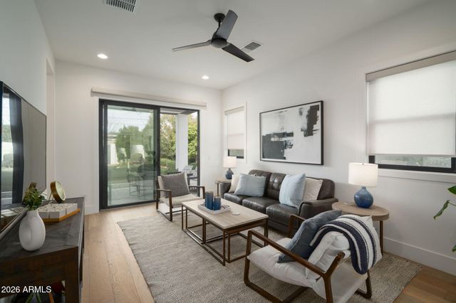 3226 E GLENROSA Avenue, Phoenix, AZ 85018