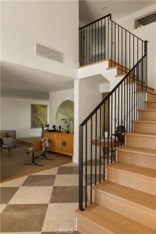 1806 Hummingbird Drive, Costa Mesa, CA 92626