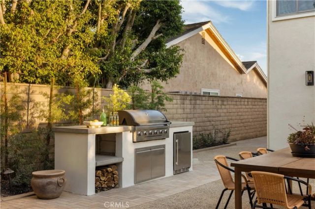 1806 Hummingbird Drive, Costa Mesa, CA 92626
