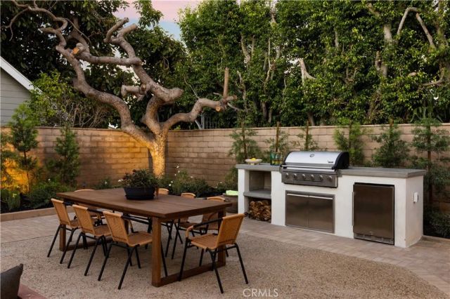 1806 Hummingbird Drive, Costa Mesa, CA 92626