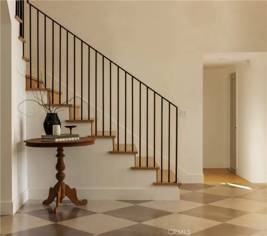 1806 Hummingbird Drive, Costa Mesa, CA 92626