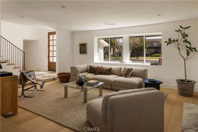 1806 Hummingbird Drive, Costa Mesa, CA 92626