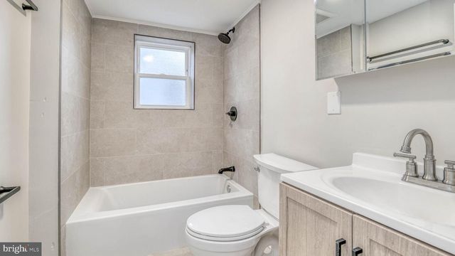 211 N SACRAMENTO AVE, Ventnor City, NJ 08406