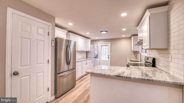 211 N SACRAMENTO AVE, Ventnor City, NJ 08406