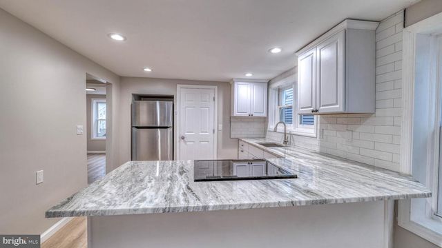 211 N SACRAMENTO AVE, Ventnor City, NJ 08406