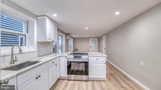 211 N SACRAMENTO AVE, Ventnor City, NJ 08406