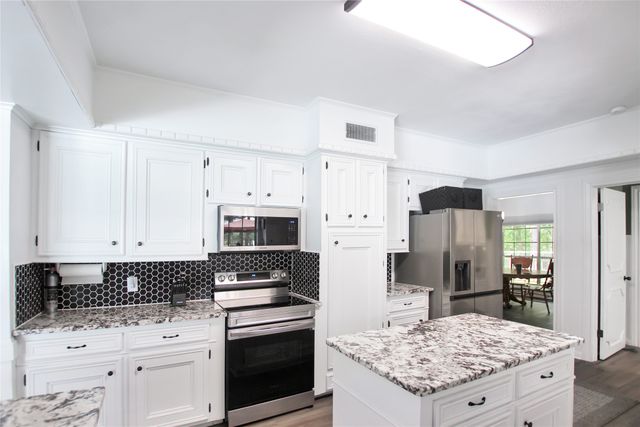 19413 US Highway 79 E, Jacksonville, TX 75766