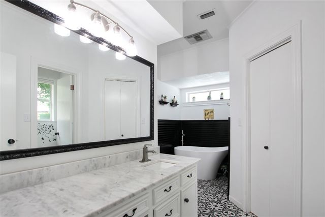 19413 US Highway 79 E, Jacksonville, TX 75766