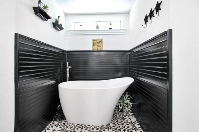 19413 US Highway 79 E, Jacksonville, TX 75766