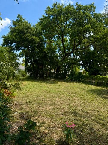 2751 3RD AVENUE S, St Petersburg, FL 33712