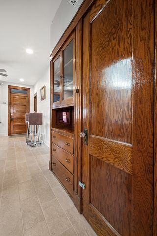 2253 W Giddings Street 1, Chicago, IL 60625