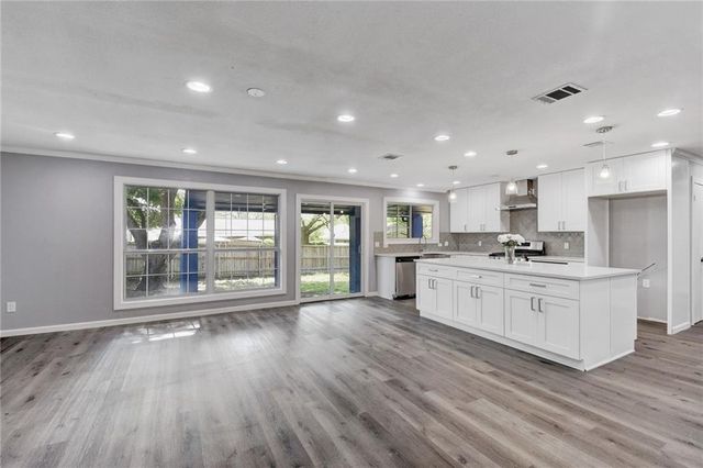 11007 Ptarmigan DR, Austin, TX 78758