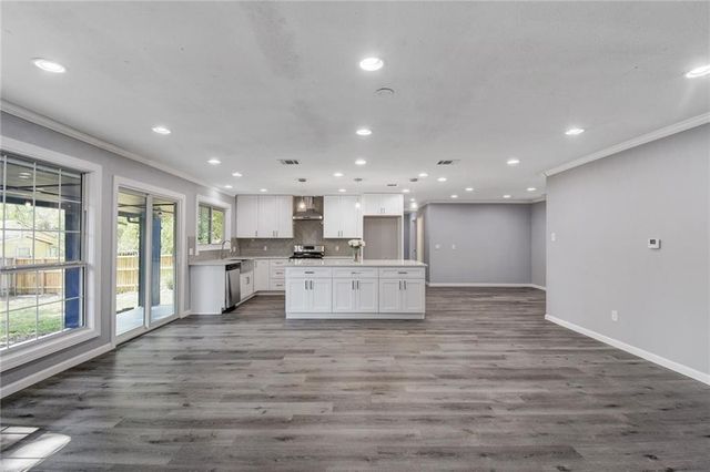 11007 Ptarmigan DR, Austin, TX 78758