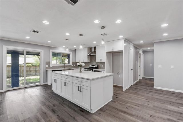 11007 Ptarmigan DR, Austin, TX 78758