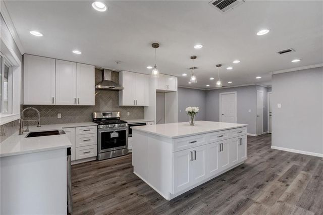 11007 Ptarmigan DR, Austin, TX 78758