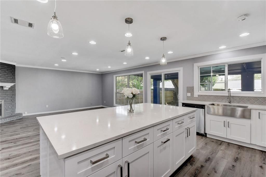 11007 Ptarmigan DR, Austin, TX 78758