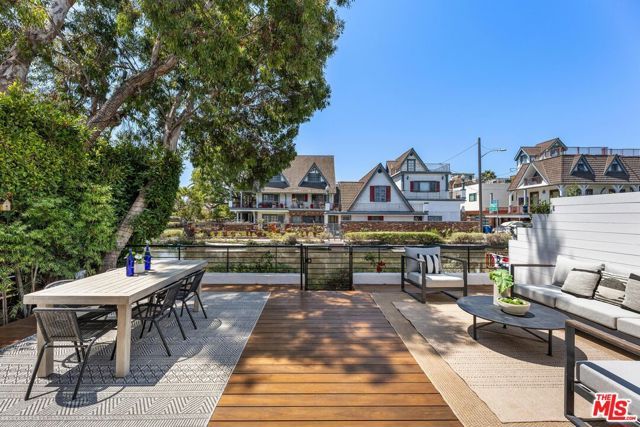 2331 Eastern Canal, Venice (los Angeles), CA 90291