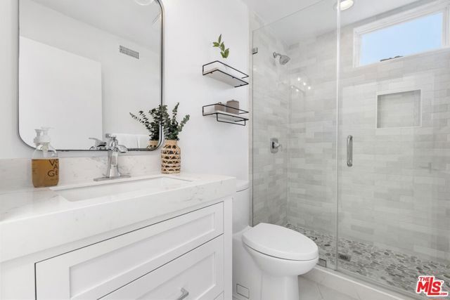 2331 Eastern Canal, Venice (los Angeles), CA 90291