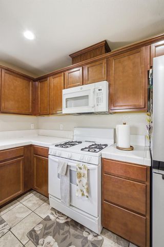 5559 E Truman Avenue, Fresno, CA 93727