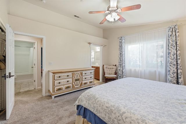 5559 E Truman Avenue, Fresno, CA 93727