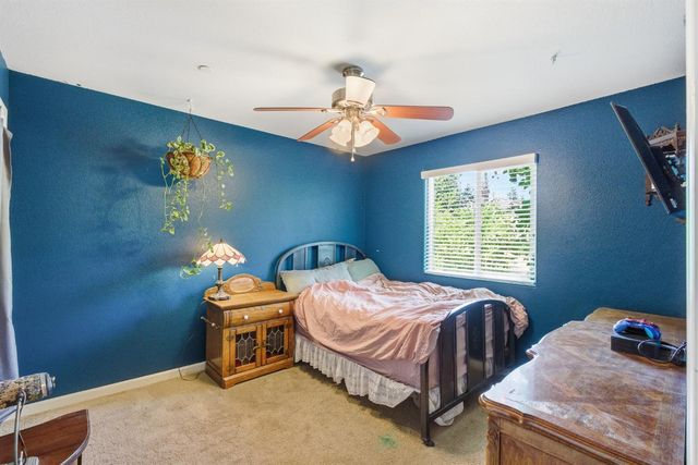 5559 E Truman Avenue, Fresno, CA 93727