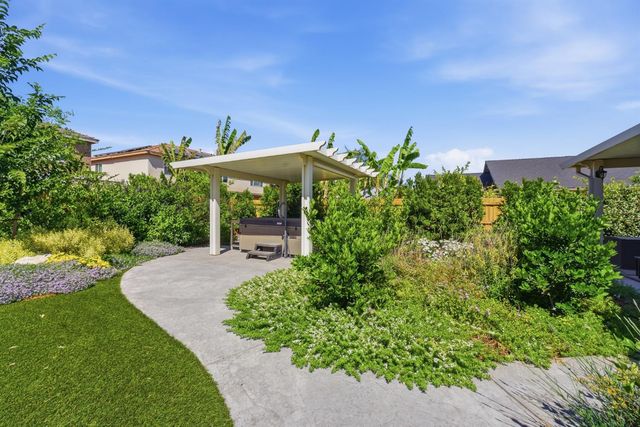 5559 E Truman Avenue, Fresno, CA 93727