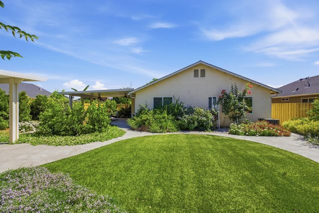 5559 E Truman Avenue, Fresno, CA 93727