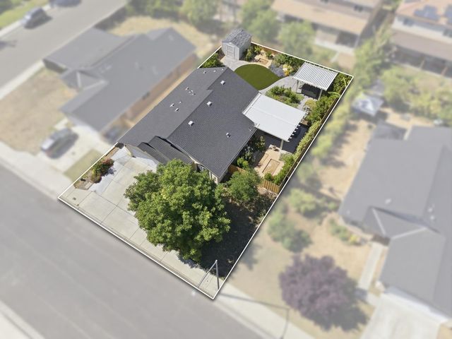 5559 E Truman Avenue, Fresno, CA 93727