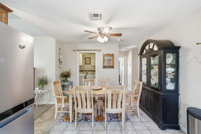 5559 E Truman Avenue, Fresno, CA 93727