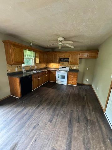 2015 N Benton Avenue, Springfield, MO 65803