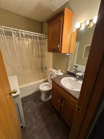2015 N Benton Avenue, Springfield, MO 65803