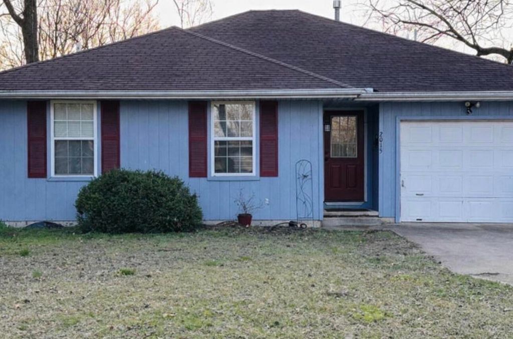 2015 N Benton Avenue, Springfield, MO 65803