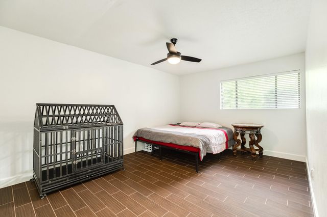 7098 N Holiday Drive, Galveston, TX 77550