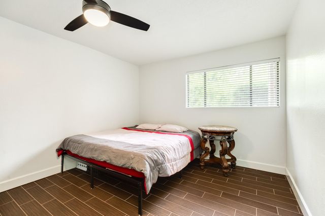 7098 N Holiday Drive, Galveston, TX 77550