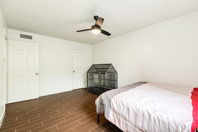 7098 N Holiday Drive, Galveston, TX 77550