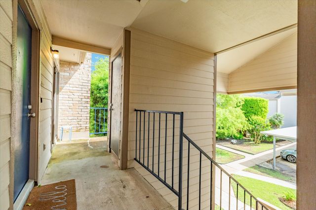 7098 N Holiday Drive, Galveston, TX 77550