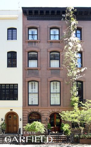 27 W 9TH Street, New York City, NY 10011