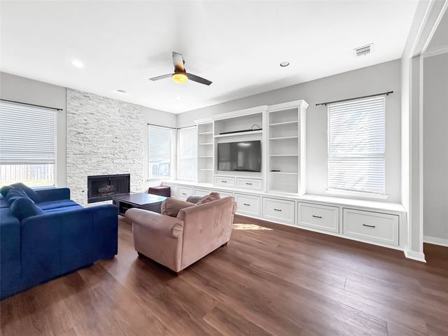 2569 Lands End Drive, Carrollton, TX 75006