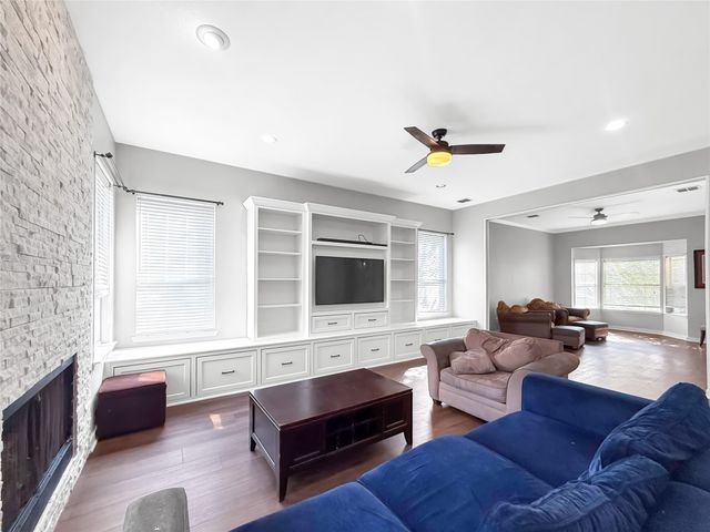 2569 Lands End Drive, Carrollton, TX 75006