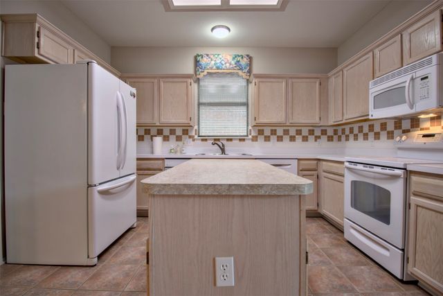 7504 Saddleridge Drive, Dallas, TX 75249