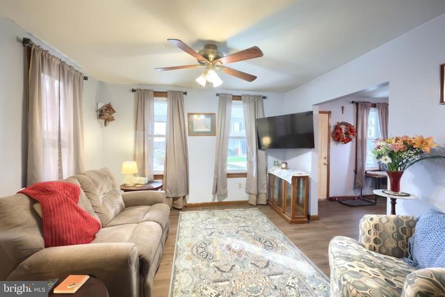 22 N 4TH ST, Mc Sherrystown, PA 17344