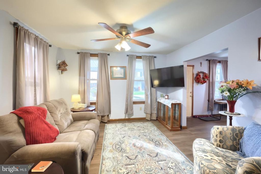 Image 10 of property listing at 22 N 4TH ST, Mc Sherrystown, PA 17344