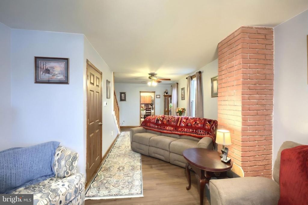 Image 11 of property listing at 22 N 4TH ST, Mc Sherrystown, PA 17344