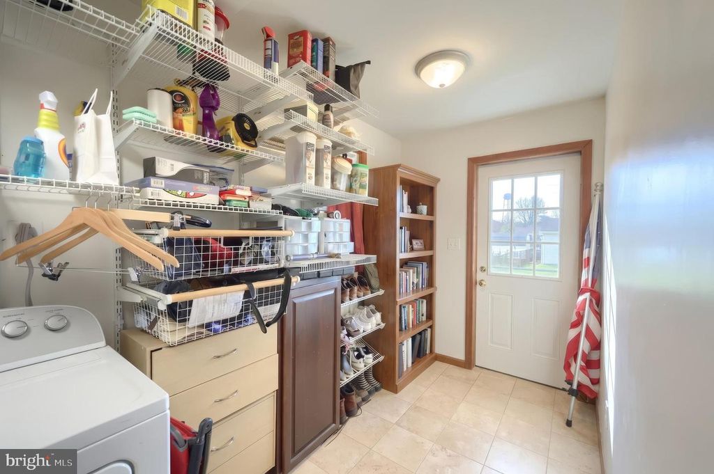 Image 17 of property listing at 22 N 4TH ST, Mc Sherrystown, PA 17344