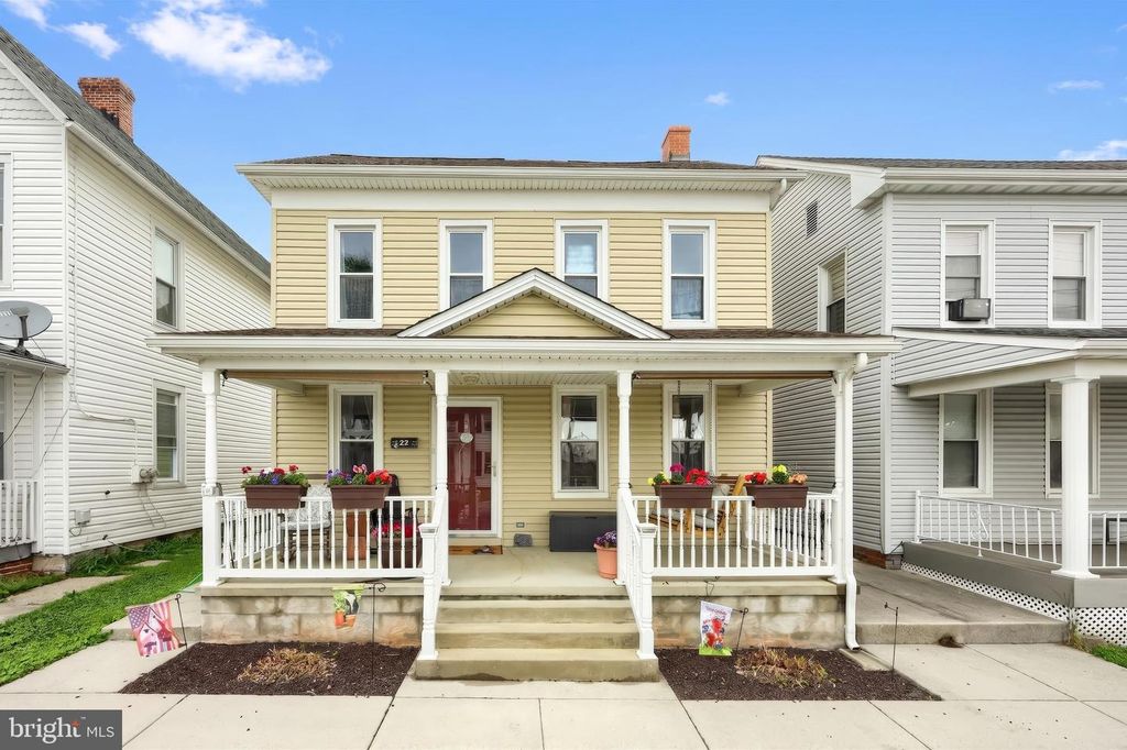 Image 2 of property listing at 22 N 4TH ST, Mc Sherrystown, PA 17344