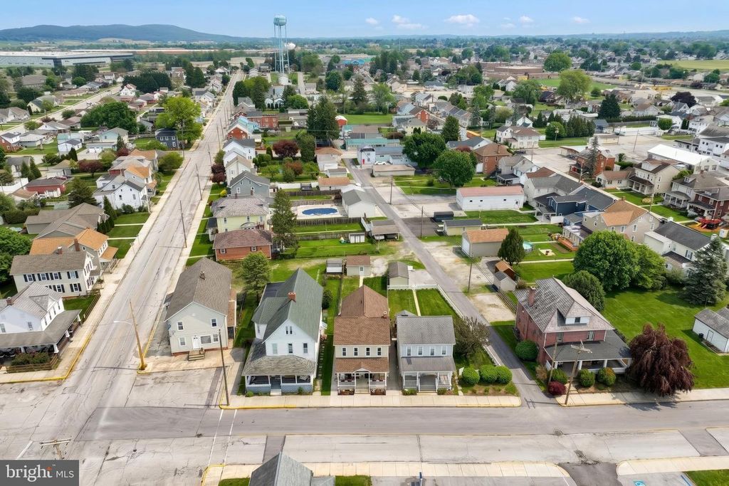 Image 32 of property listing at 22 N 4TH ST, Mc Sherrystown, PA 17344