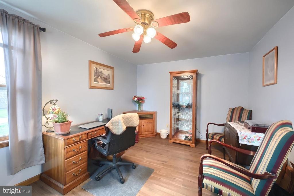 Image 8 of property listing at 22 N 4TH ST, Mc Sherrystown, PA 17344