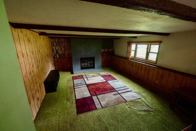 1752 Greenview Street, Valparaiso, IN 46383