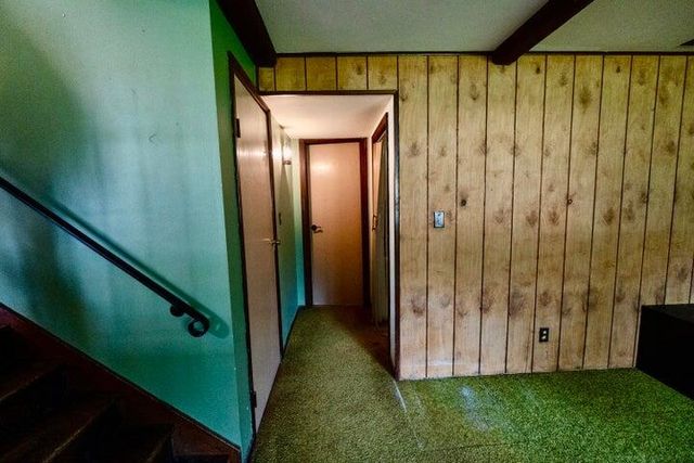 1752 Greenview Street, Valparaiso, IN 46383